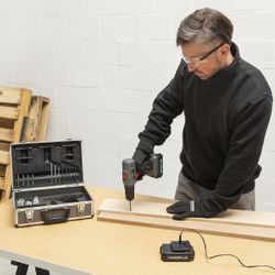 POWESET1 PERCEUSE - VISSEUSE 18V - INCL. 2 BATTERIES 18V 1. 5