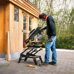 POWX07583 VERSTEKZAAG MET BOVENTAFEL 2000W Ø 254MM - 1 ACC. 9